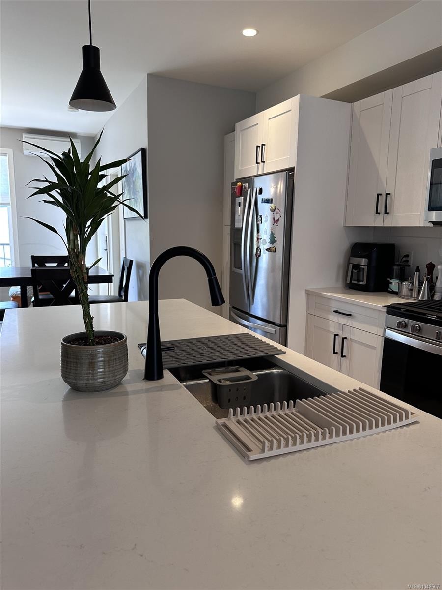 #110-2120 Triangle Trail, Langford, BC