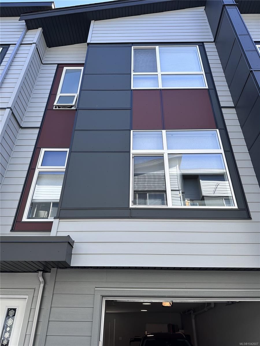 #110-2120 Triangle Trail, Langford, BC
