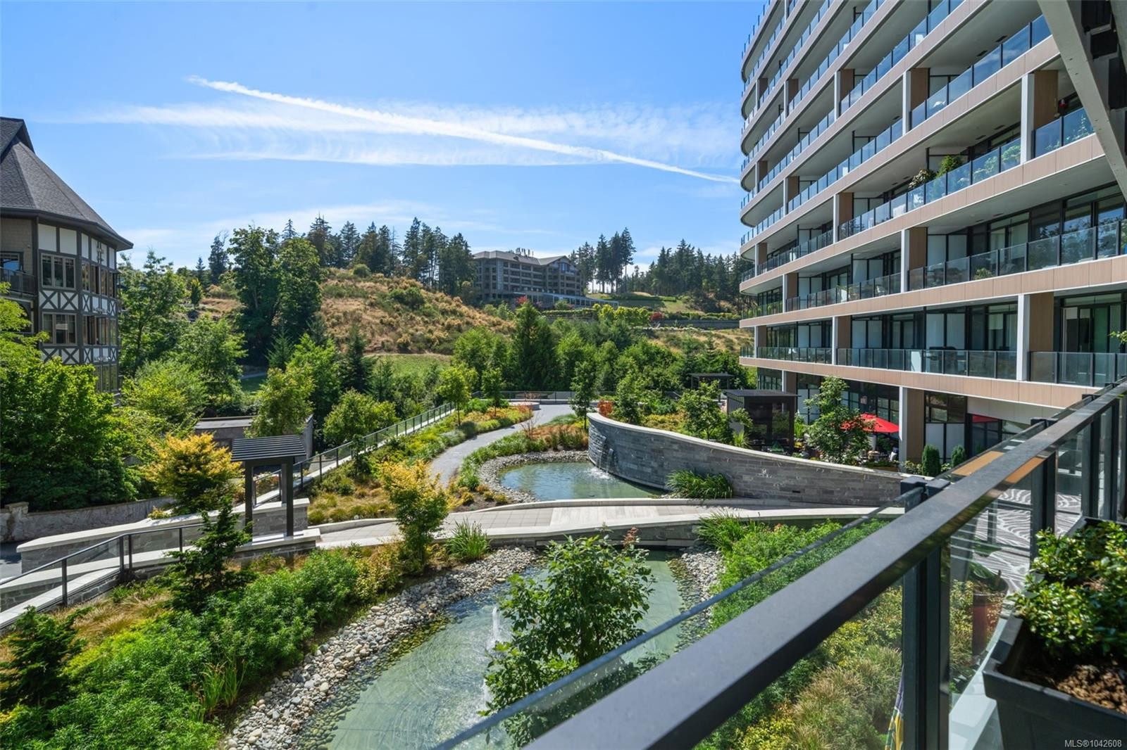 #705-2000 Hannington Rd, Langford, BC