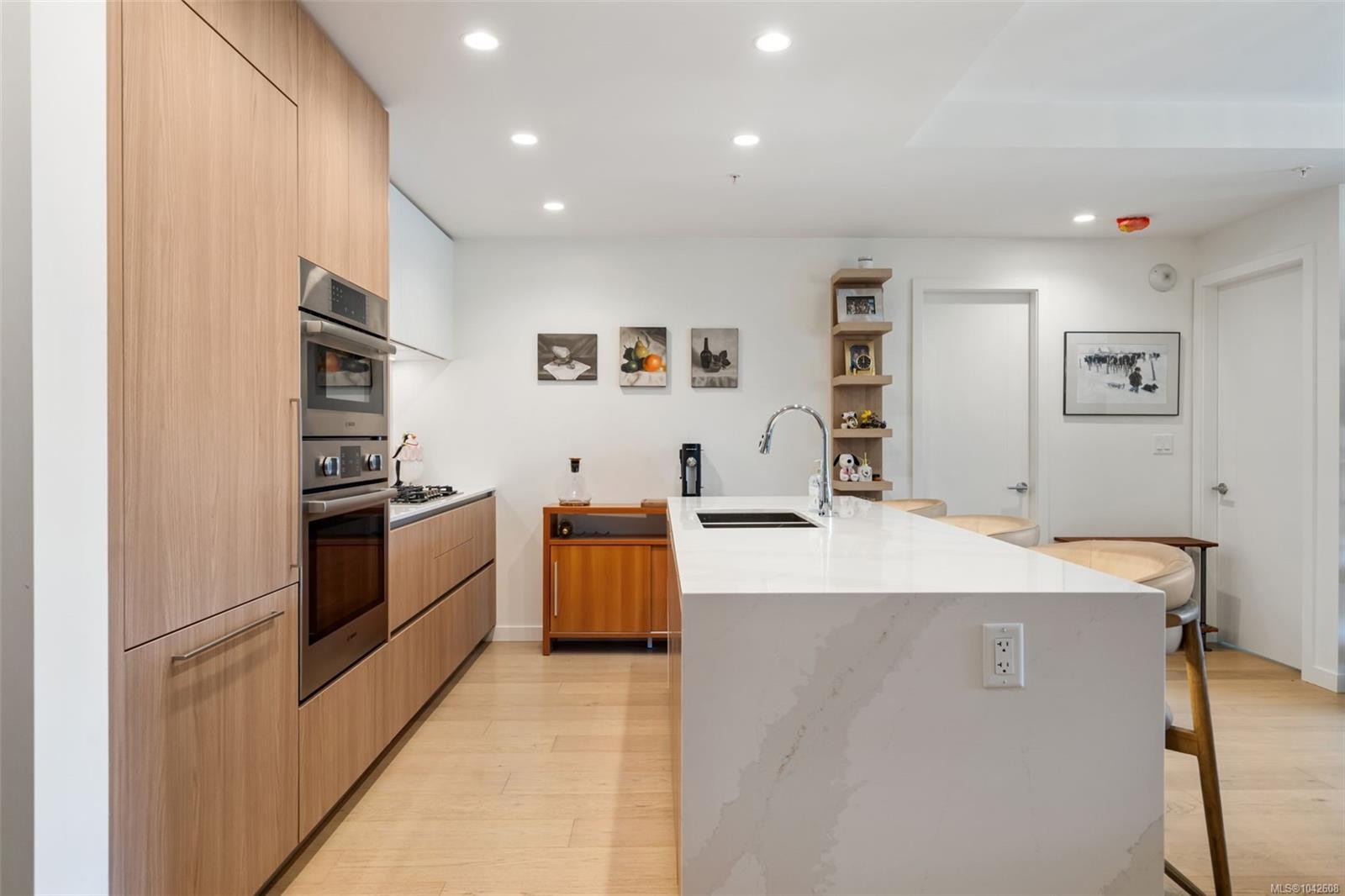#705-2000 Hannington Rd, Langford, BC