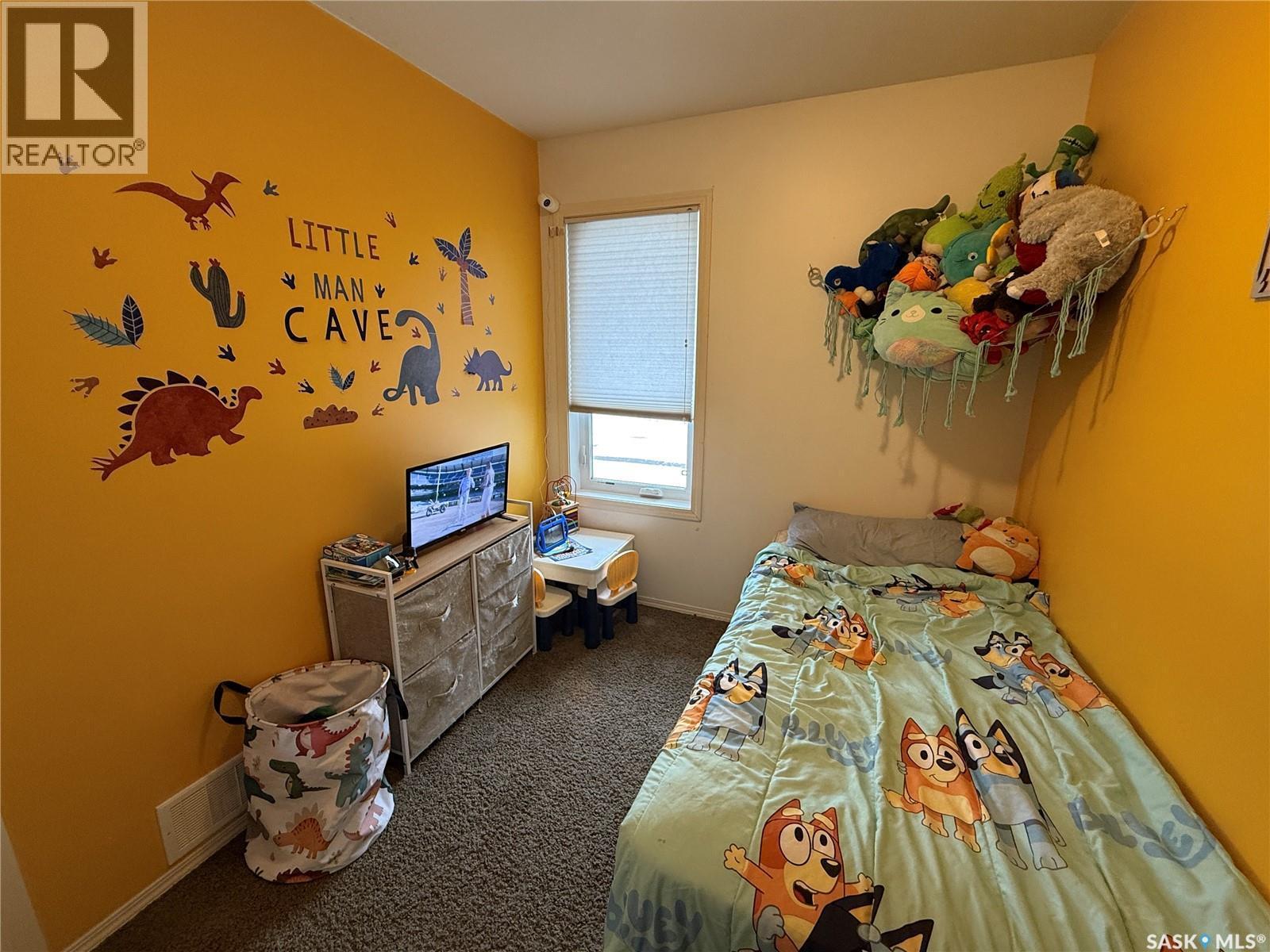 4 1795 Clark Avenue, Weyburn, SK