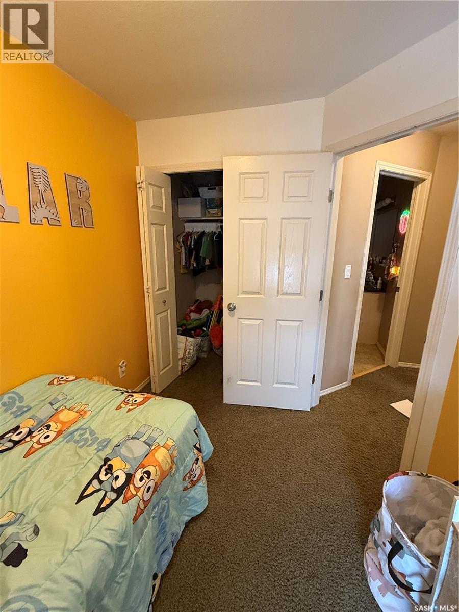 4 1795 Clark Avenue, Weyburn, SK