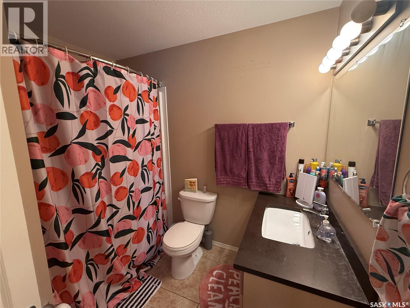 4 1795 Clark Avenue, Weyburn, SK