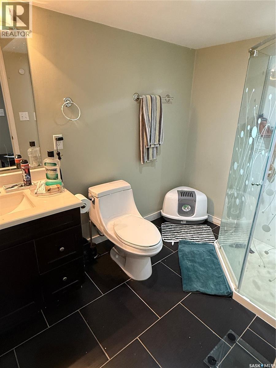 4 1795 Clark Avenue, Weyburn, SK