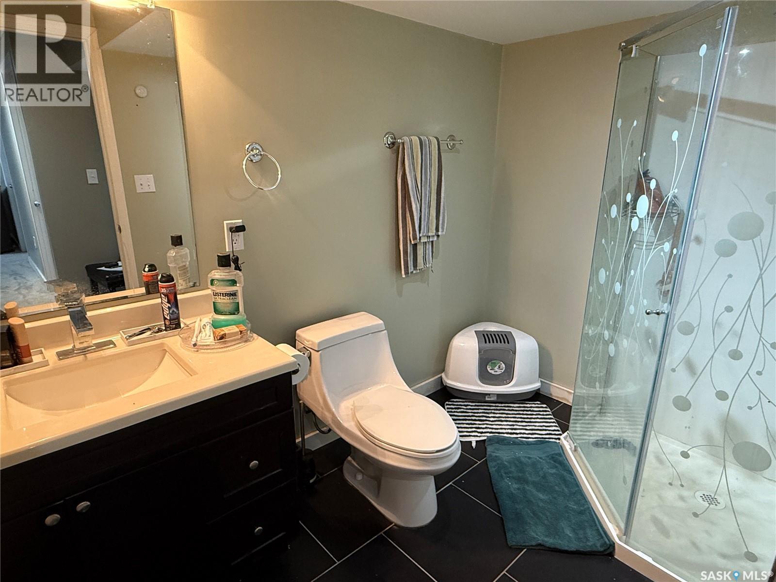 4 1795 Clark Avenue, Weyburn, SK