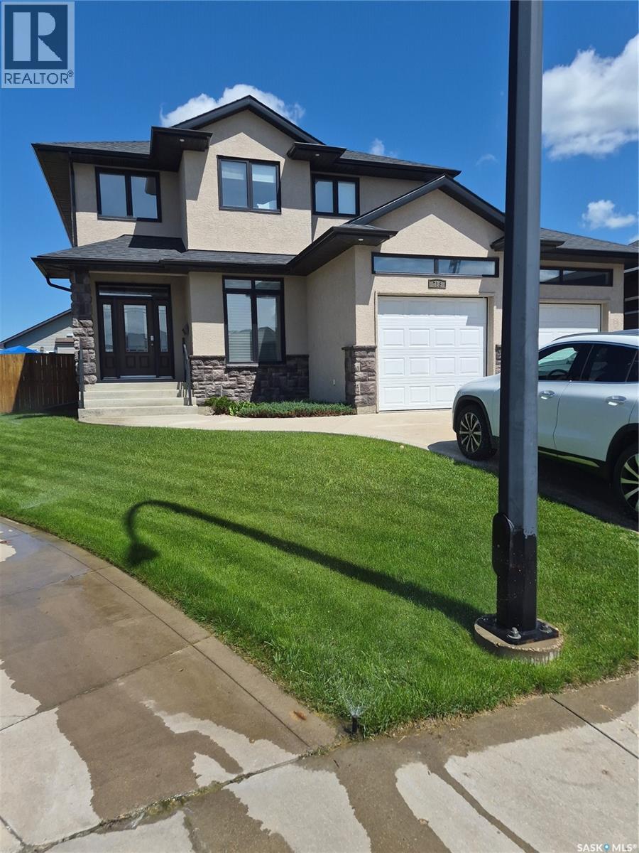 718 Patrick Bay, Saskatoon, SK