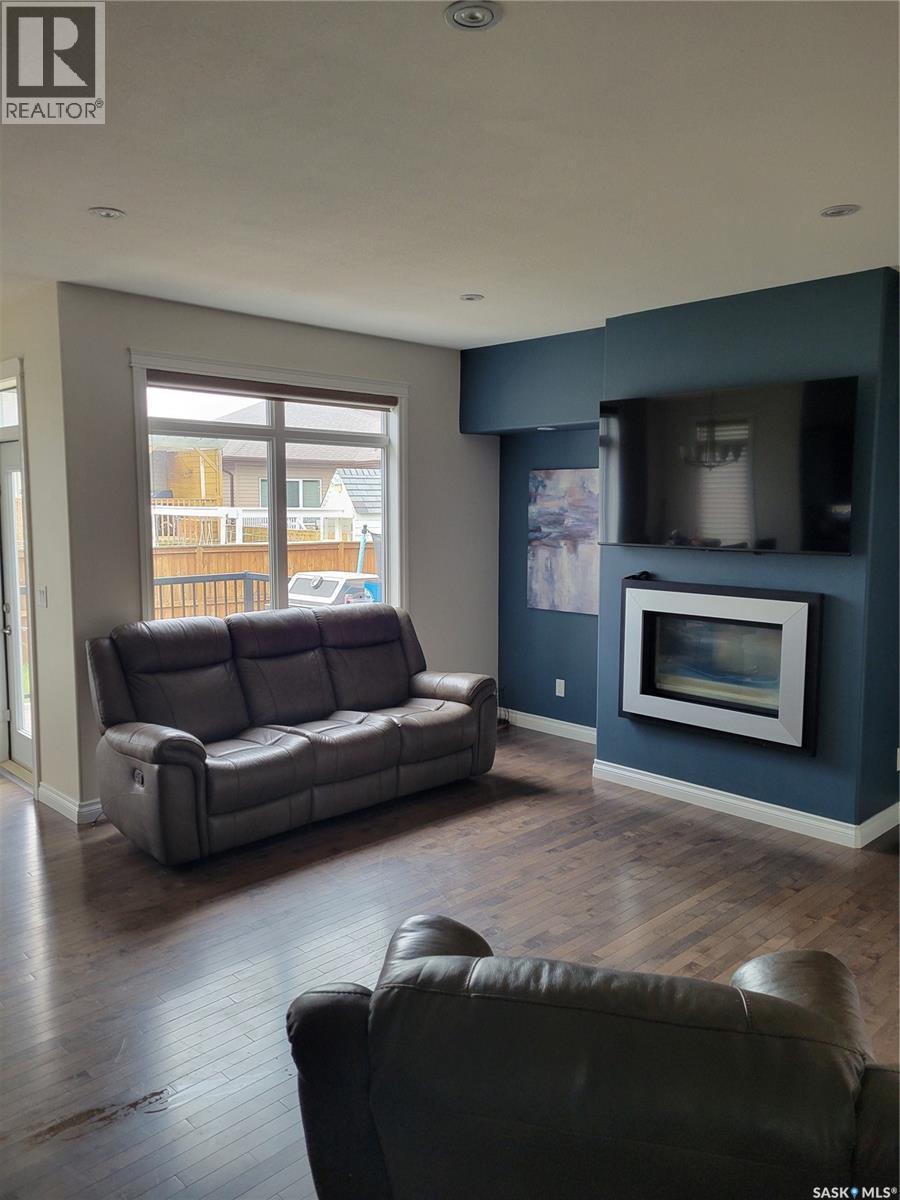 718 Patrick Bay, Saskatoon, SK
