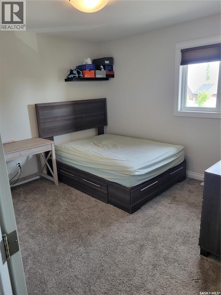 718 Patrick Bay, Saskatoon, SK