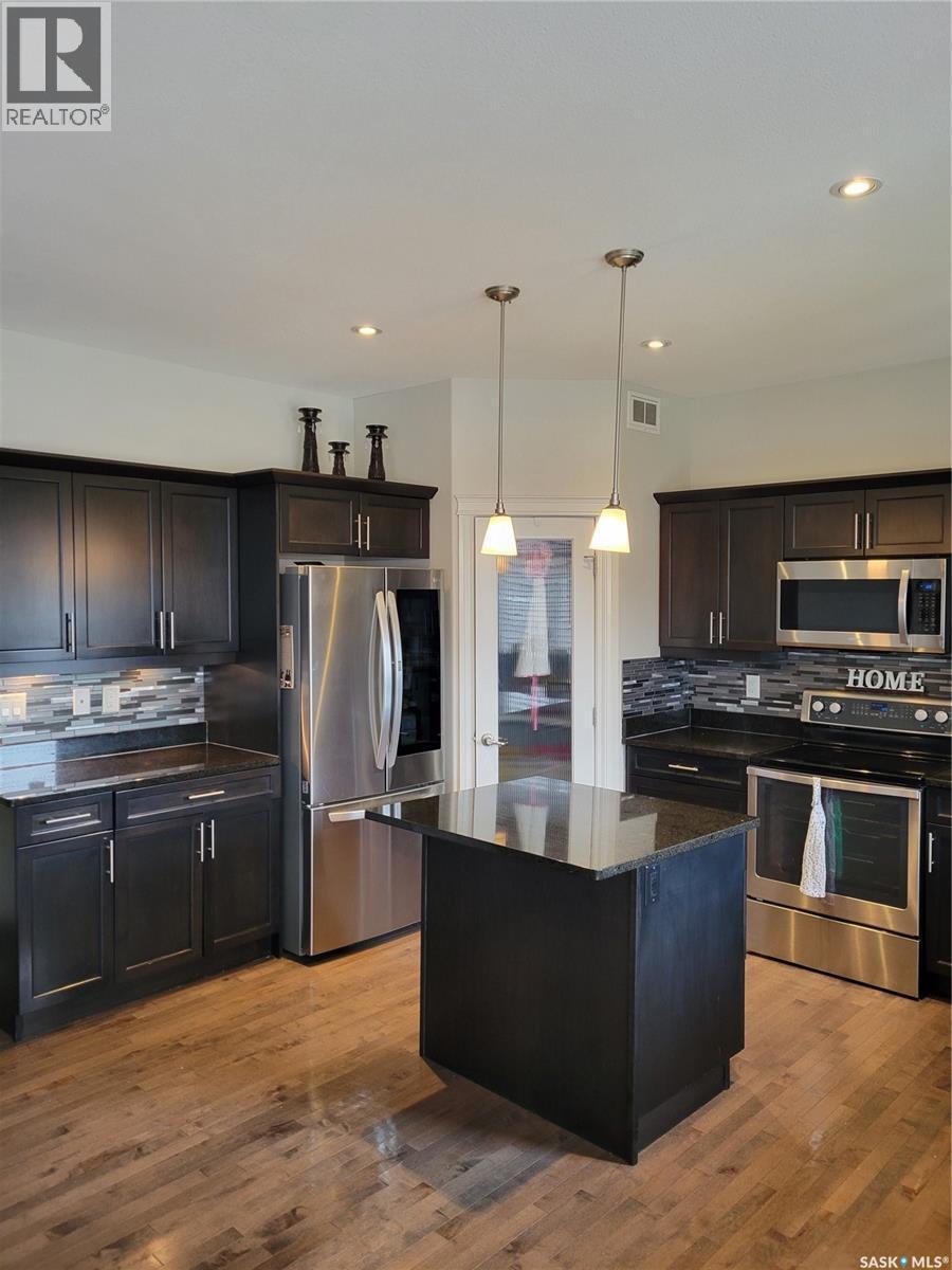 718 Patrick Bay, Saskatoon, SK