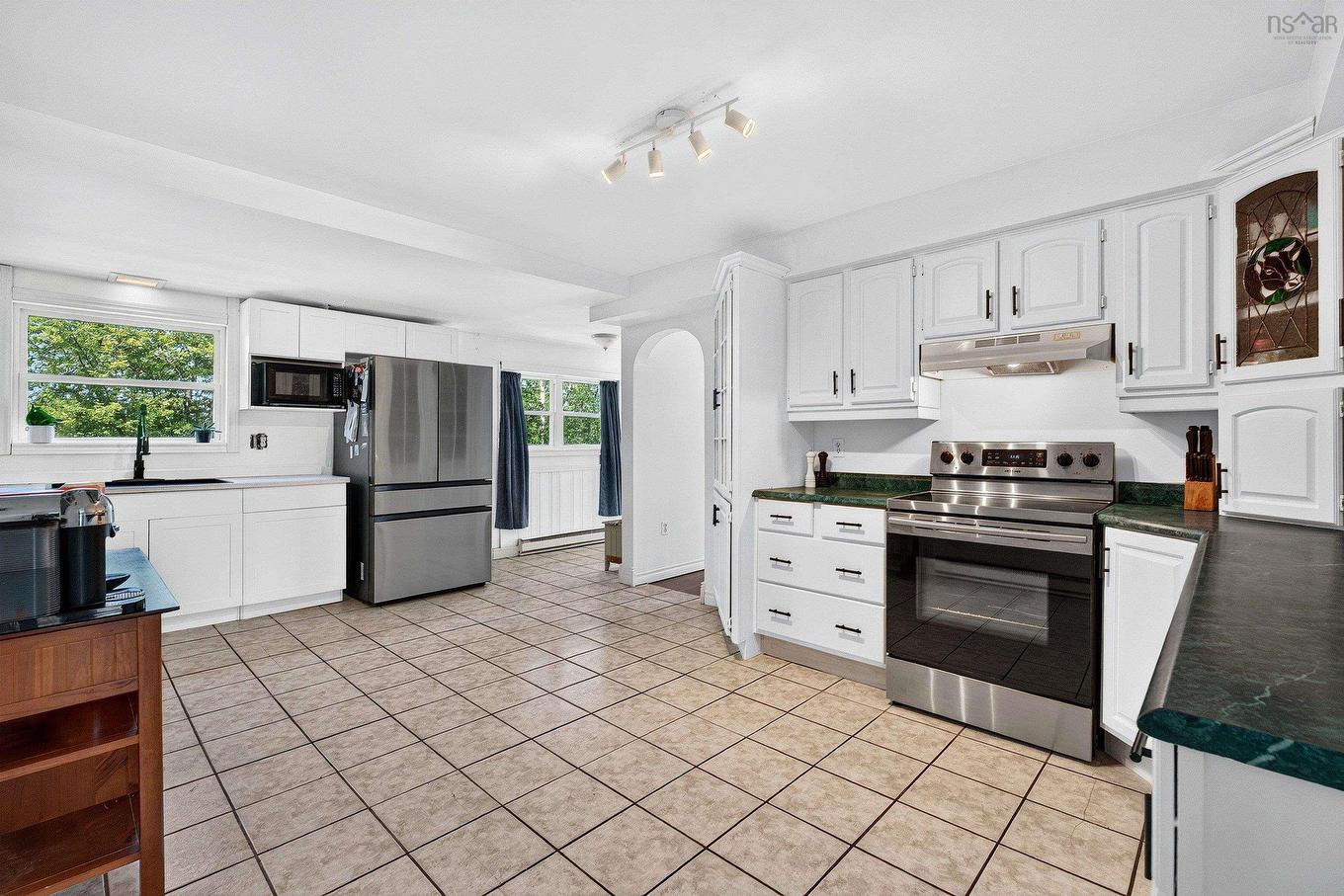 18 Bakery Lane, Enfield, NS - Indoor Photo Showing Kitchen