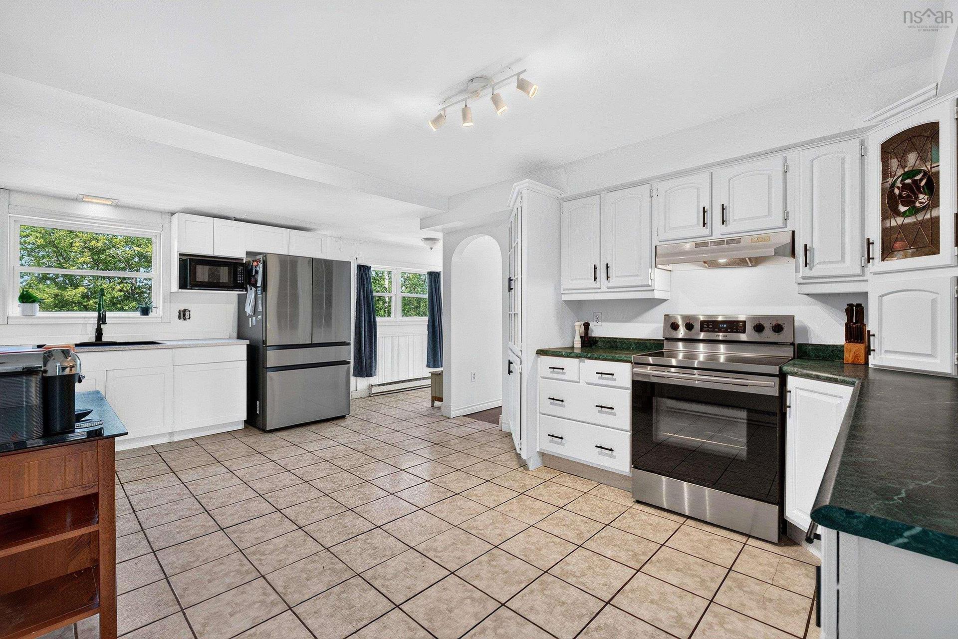 18 Bakery Lane, Enfield, NS - Indoor Photo Showing Kitchen