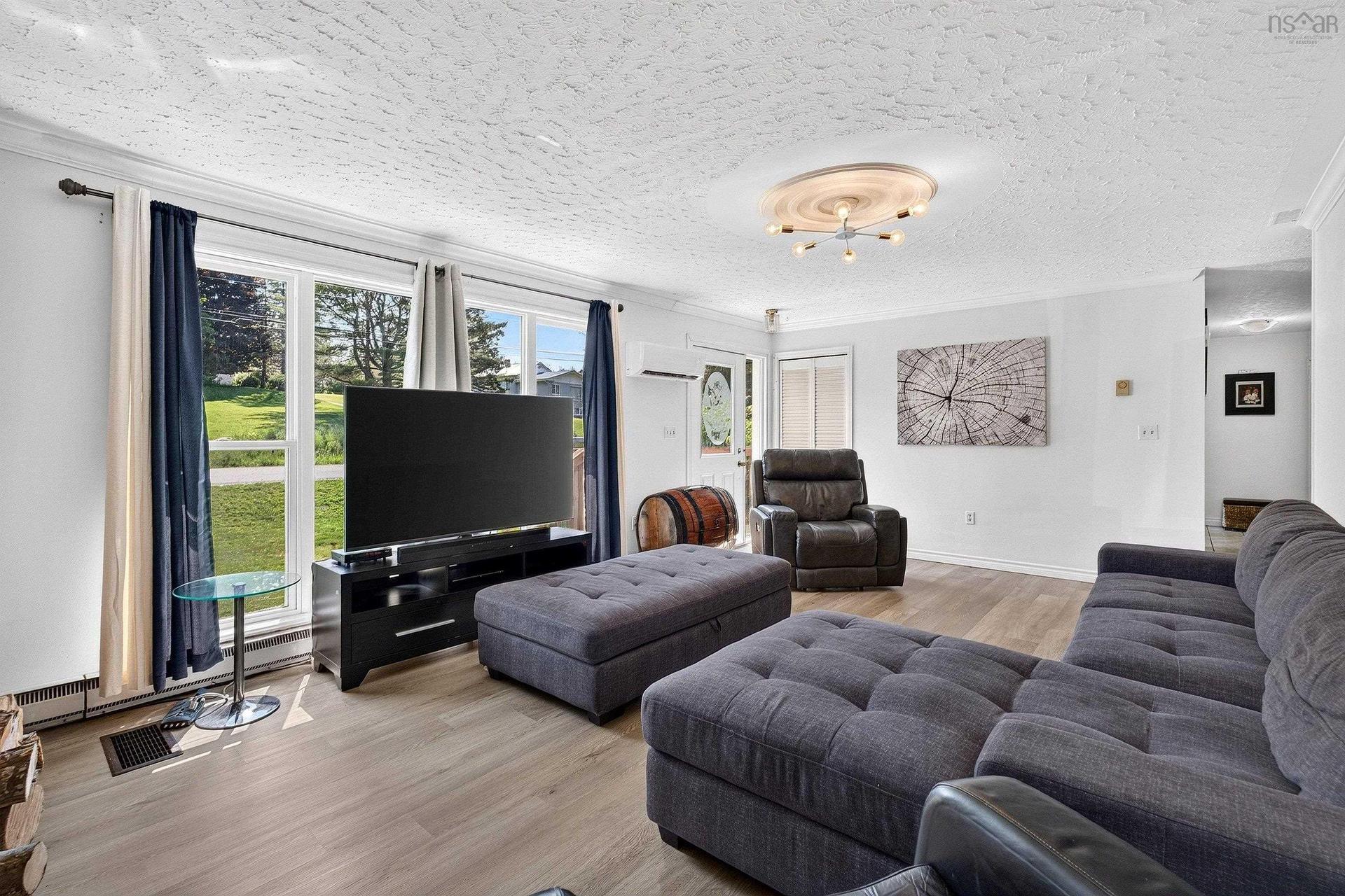 18 Bakery Lane, Enfield, NS - Indoor Photo Showing Living Room