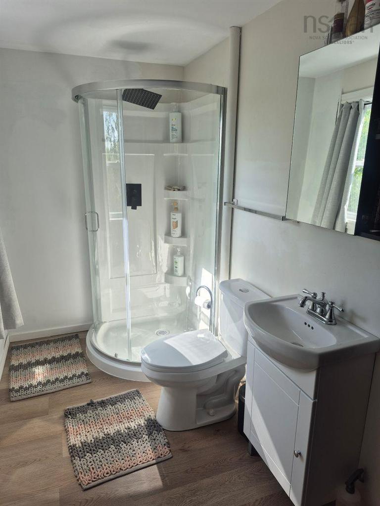18 Bakery Lane, Enfield, NS - Indoor Photo Showing Bathroom