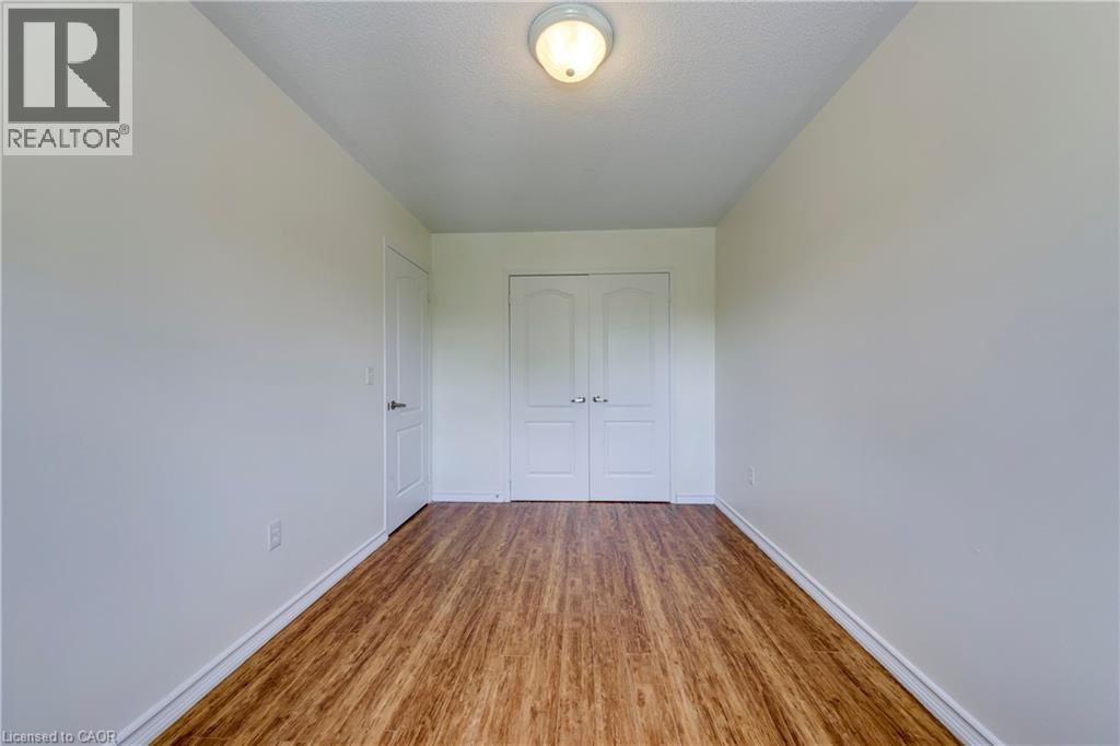3332 Angel Pass Drive, Mississauga, ON