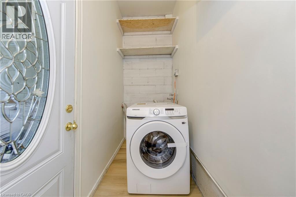 3332 Angel Pass Drive, Mississauga, ON