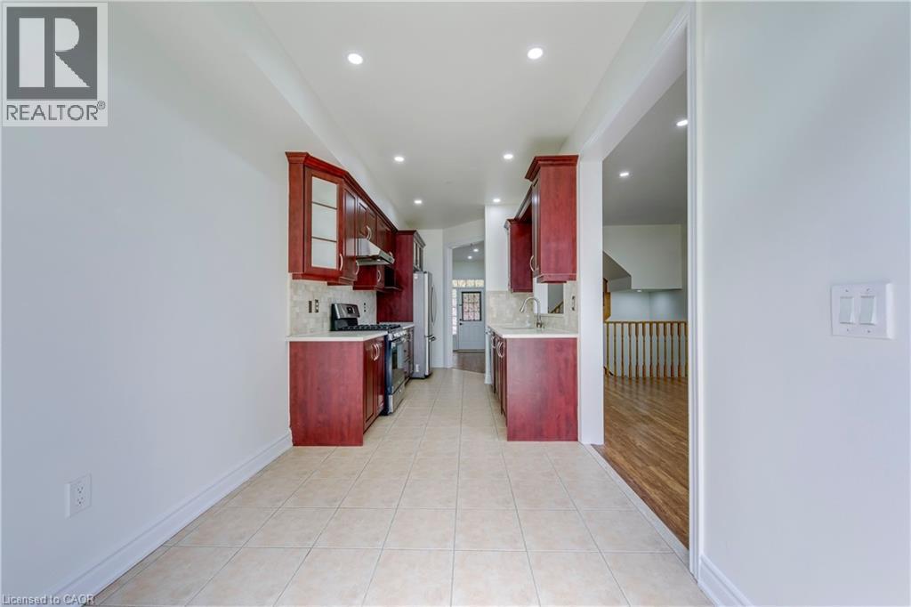3332 Angel Pass Drive, Mississauga, ON
