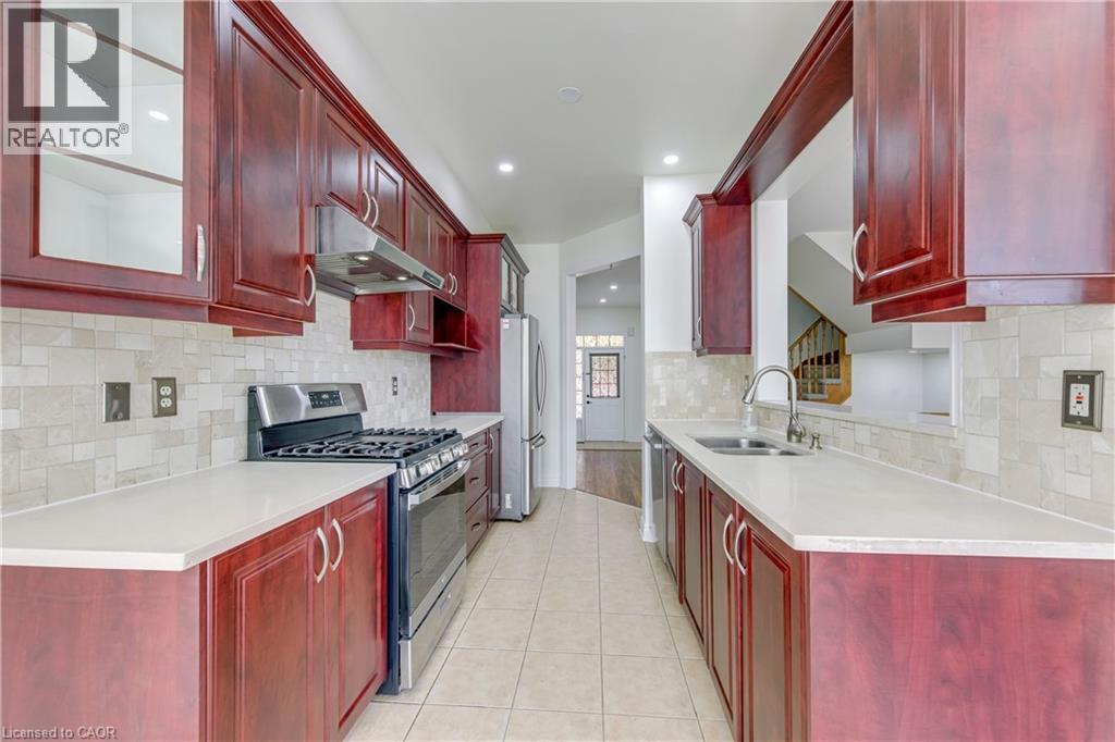 3332 Angel Pass Drive, Mississauga, ON