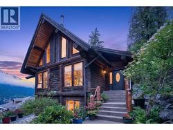 714 REGENT Street Nelson, BC V1L 6E5
