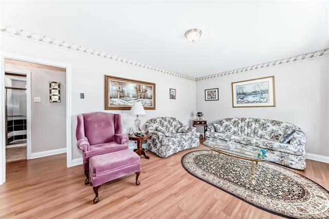 58 Robindale Rd, Winnipeg, MB