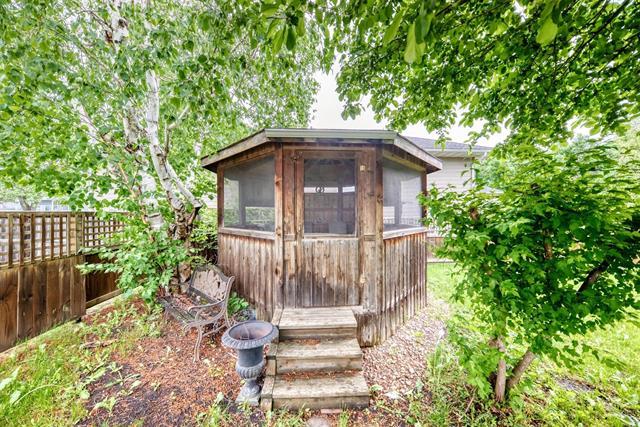 58 Robindale Rd, Winnipeg, MB