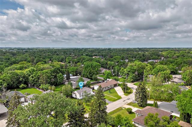 58 Robindale Rd, Winnipeg, MB