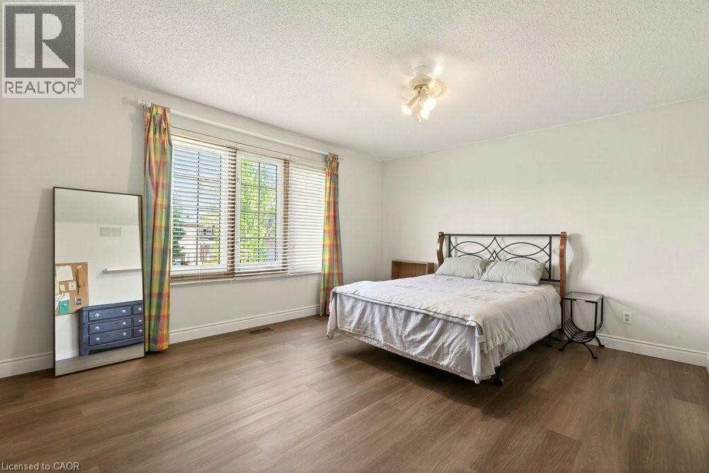 72 Gurnett Drive, Hamilton, ON - Indoor Photo Showing Bedroom