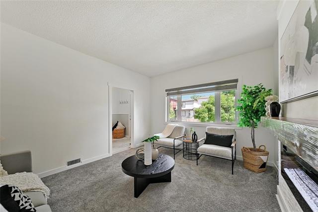404 Beverley St, Winnipeg, MB