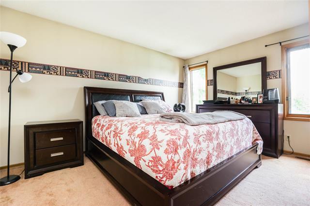 22 Hearthwood Grv, Winnipeg, MB