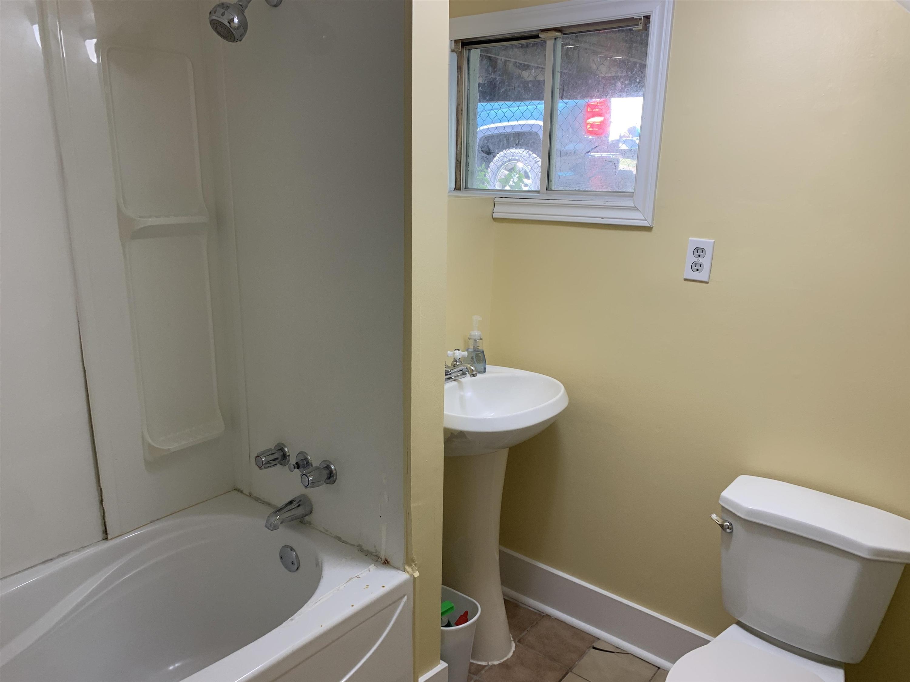 86 Machar Ave, Thunder Bay, ON