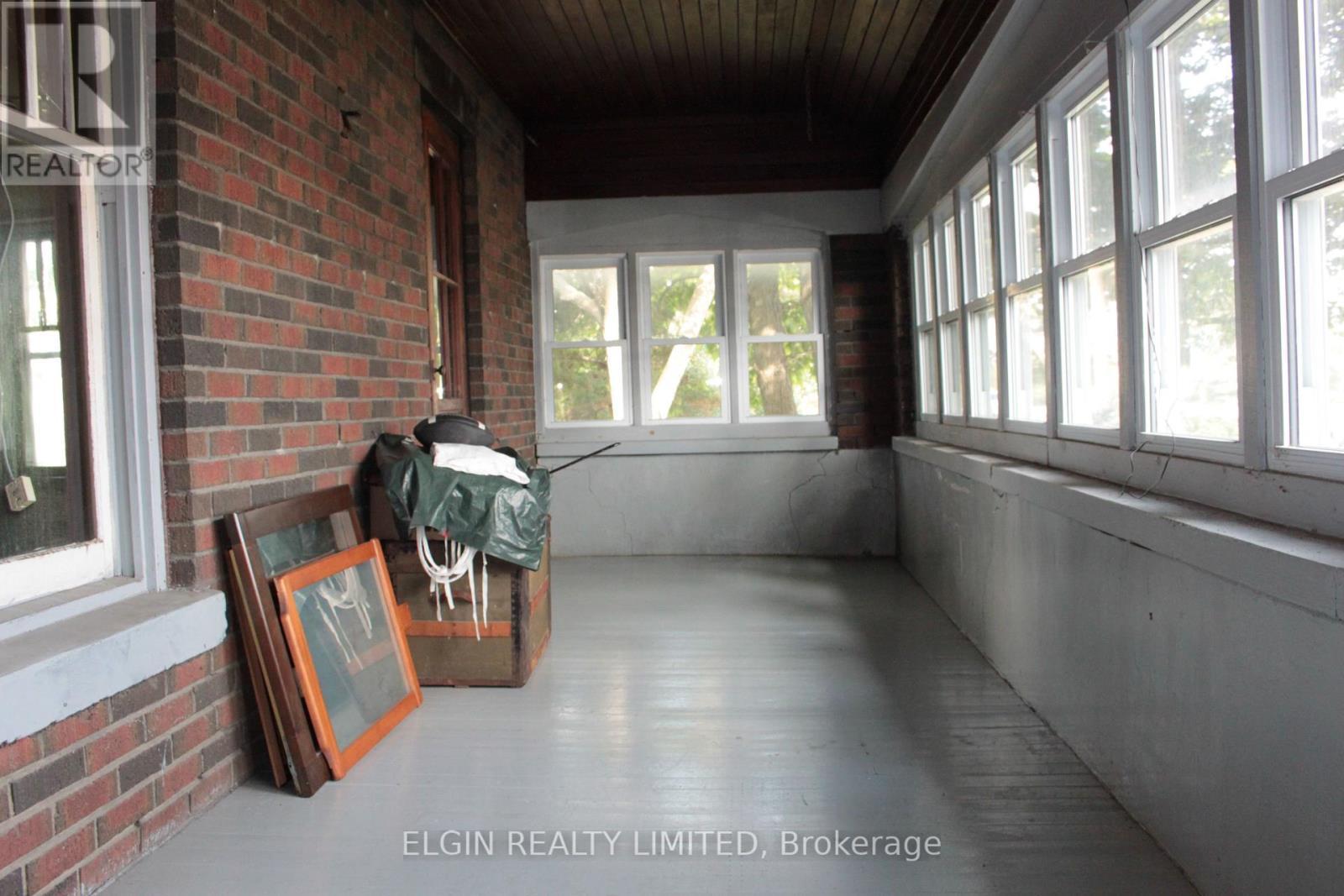 Front porch - 44356 Talbot Line, Central Elgin, ON