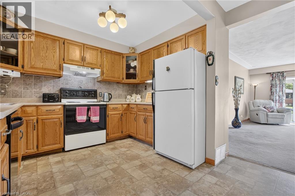 Kitchen - 252 Christopher Drive, Cambridge, ON