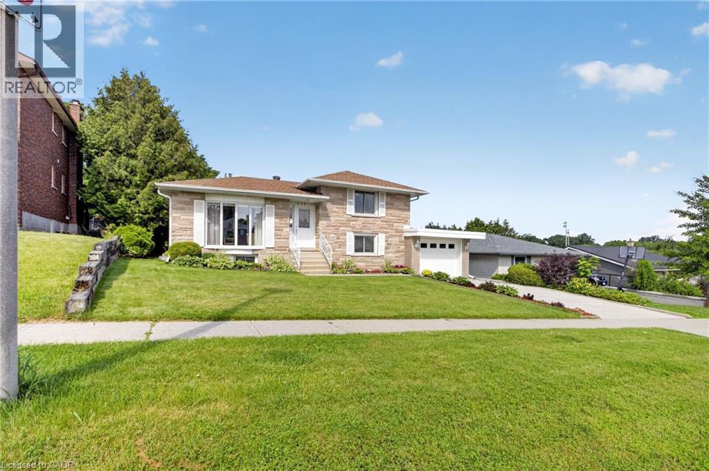 Exterior Front - 252 Christopher Drive, Cambridge, ON