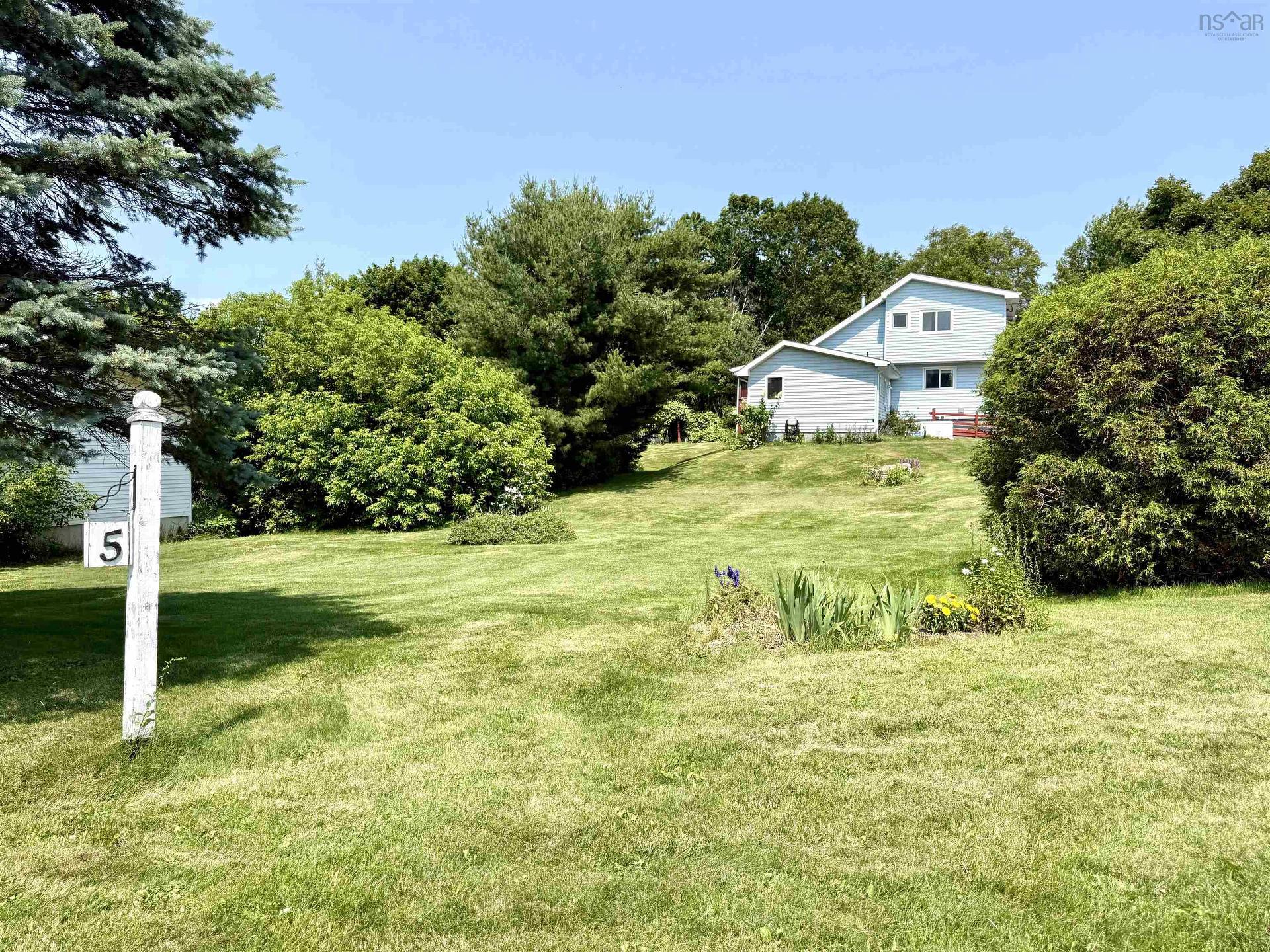 5 Lamy Street, Amherst, NS
