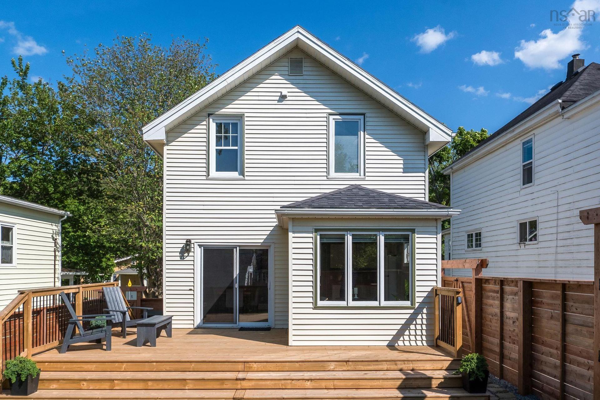 11 Sinclair Street, Dartmouth, NS