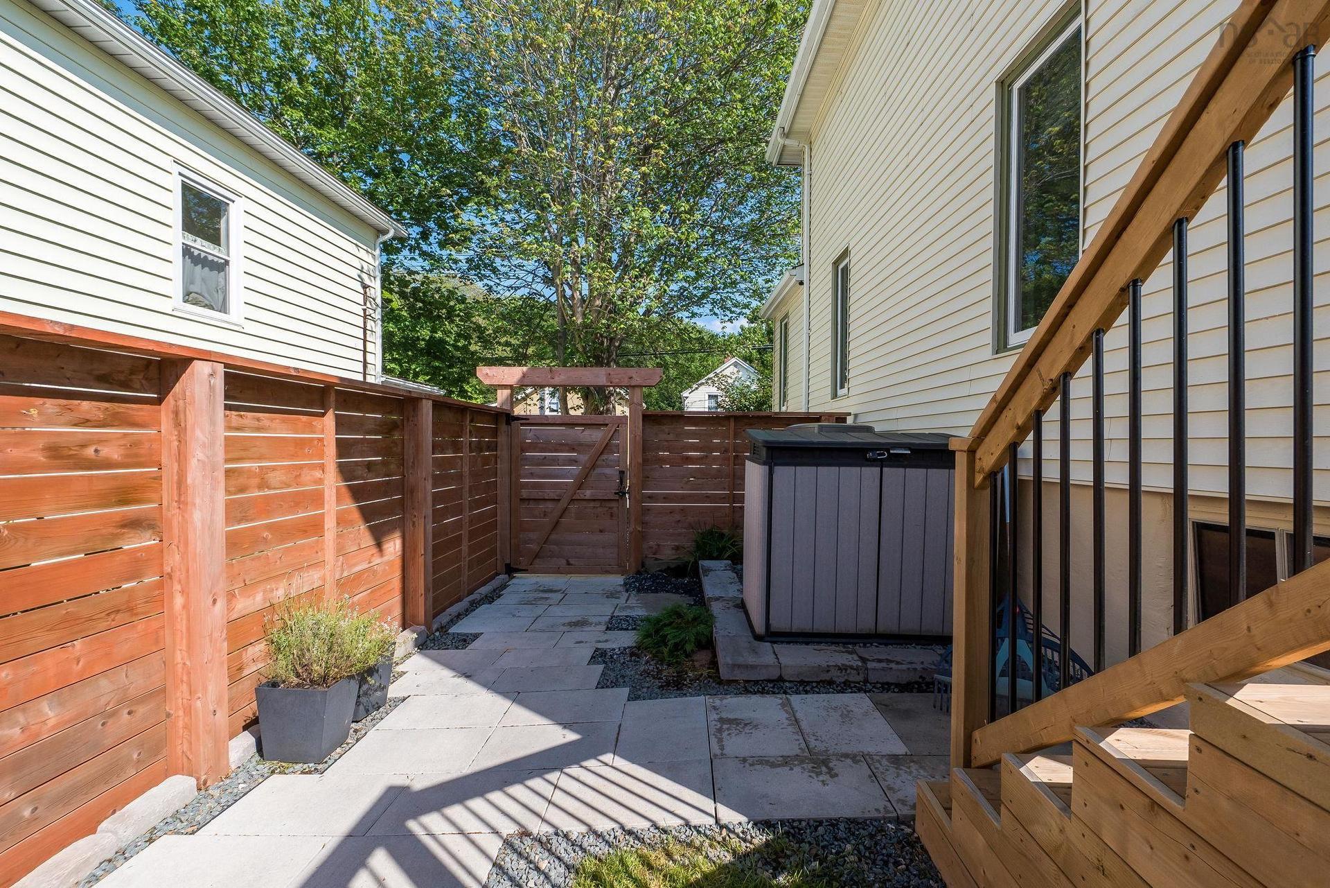 11 Sinclair Street, Dartmouth, NS