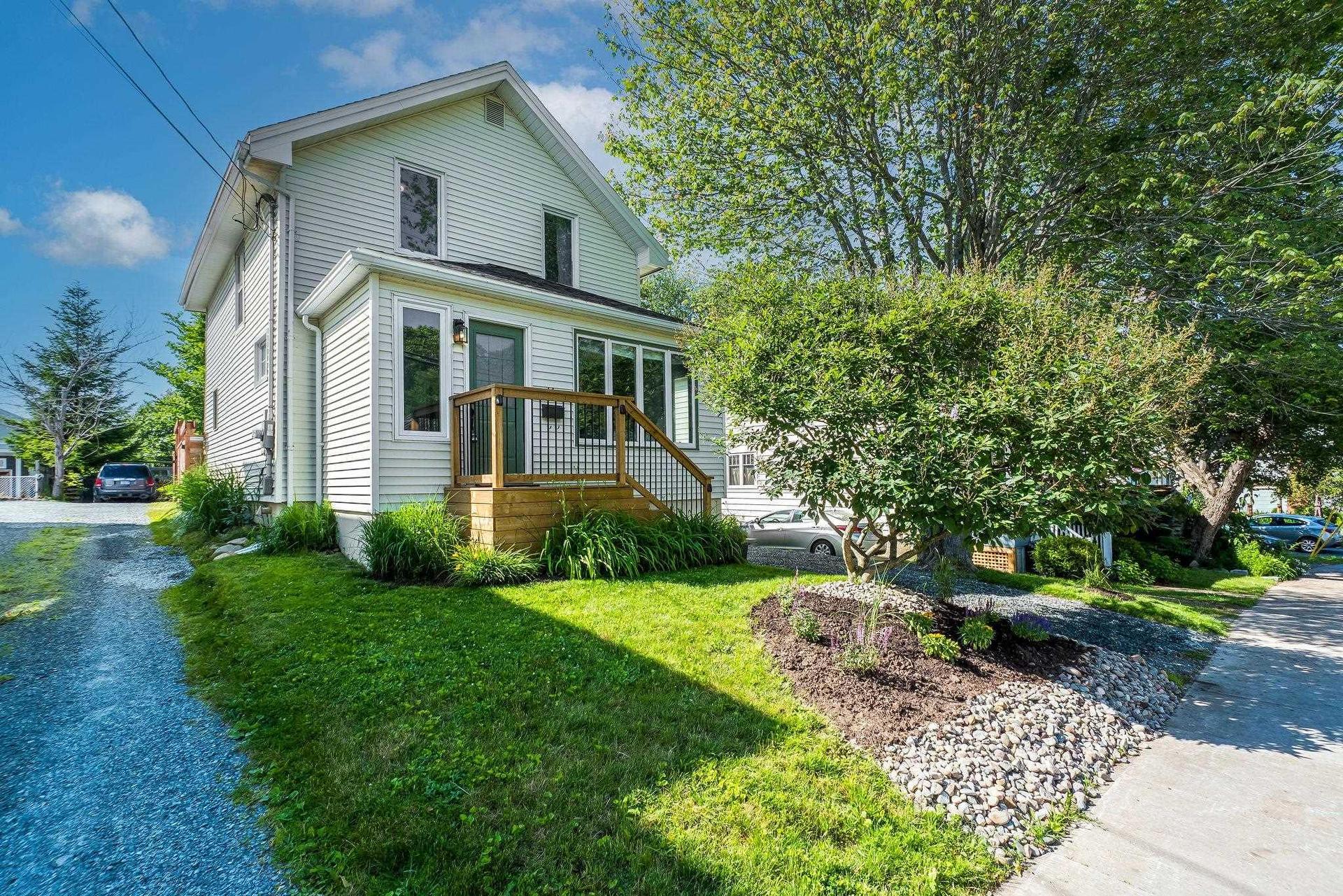 11 Sinclair Street, Dartmouth, NS