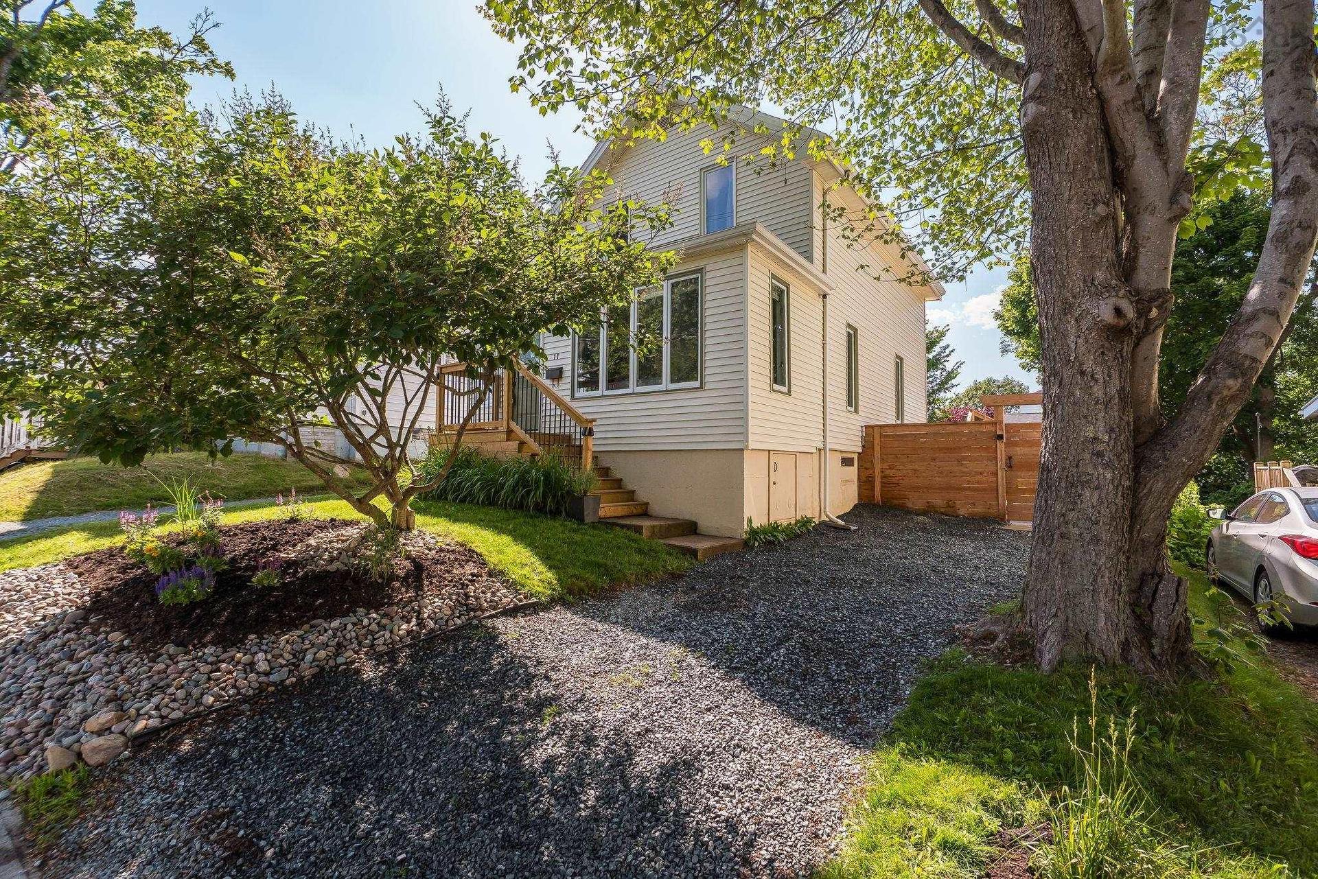 11 Sinclair Street, Dartmouth, NS