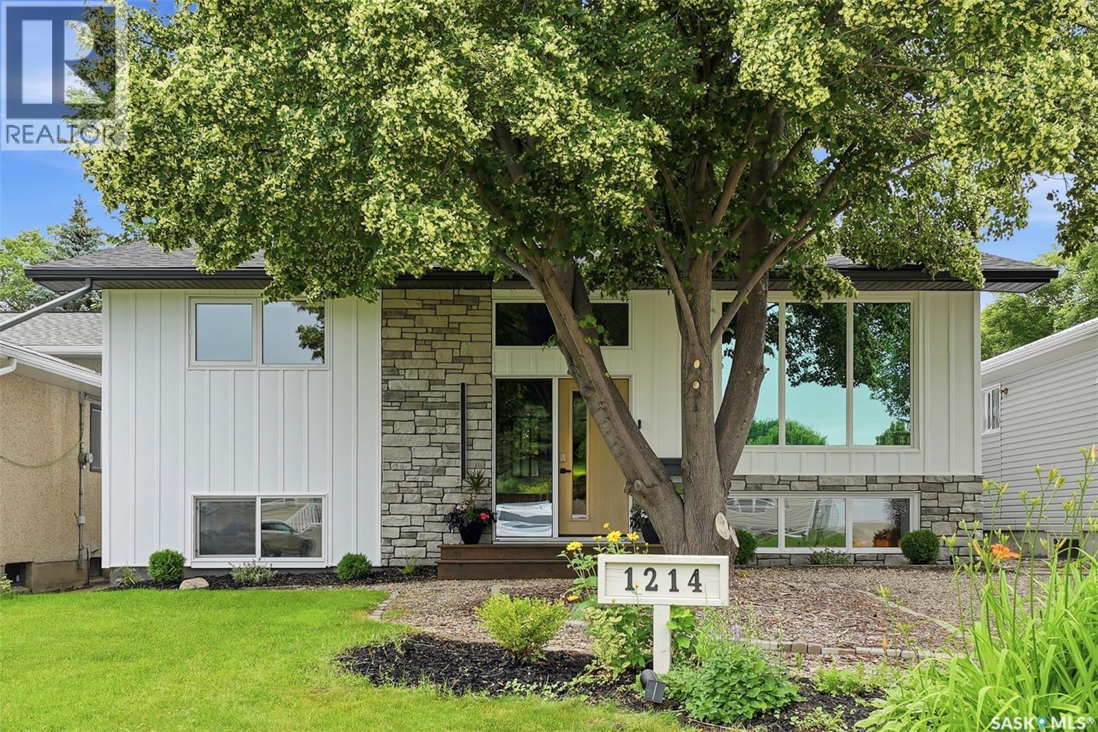 1214 Elevator Road, Saskatoon, SK