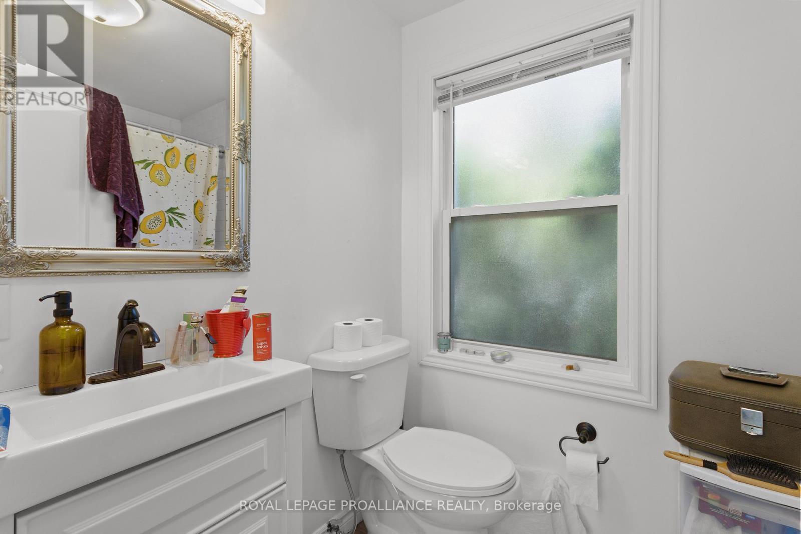 Unit 2 - 4-pce Ensuite - 99 Chatham Street, Kingston (East Of Sir John A. Blvd), ON