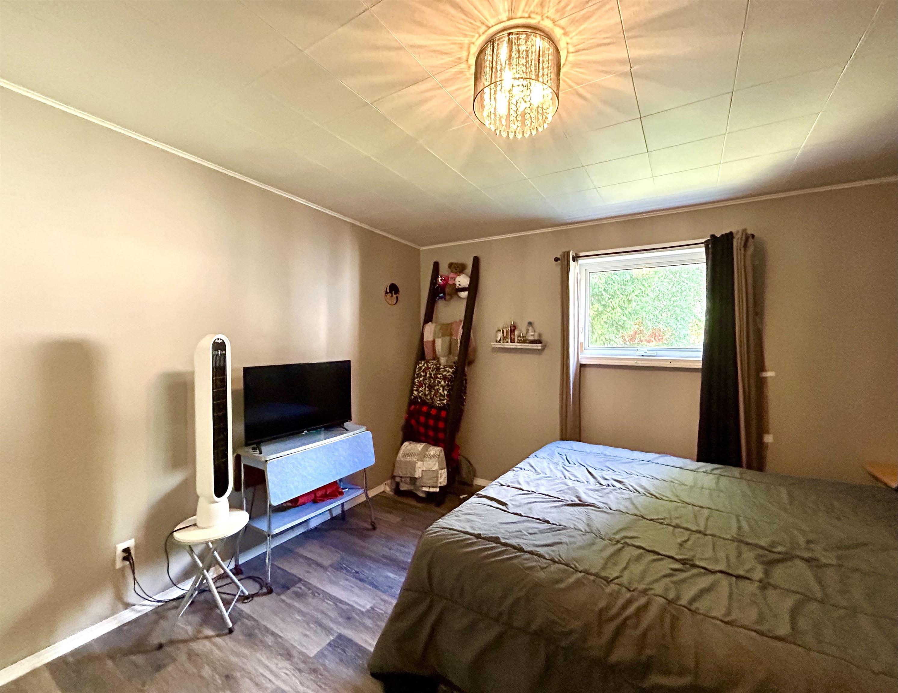 6080 Highway 11, Emo, ON - Indoor Photo Showing Bedroom