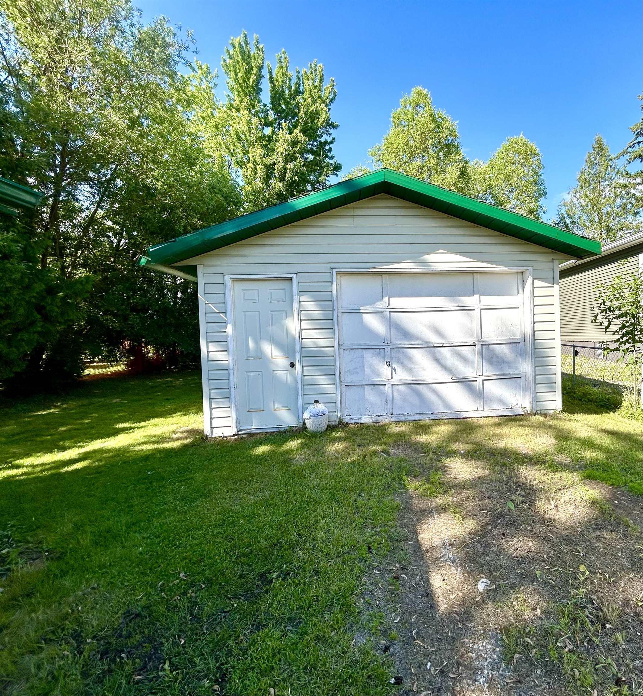 6080 Highway 11, Emo, ON - Outdoor