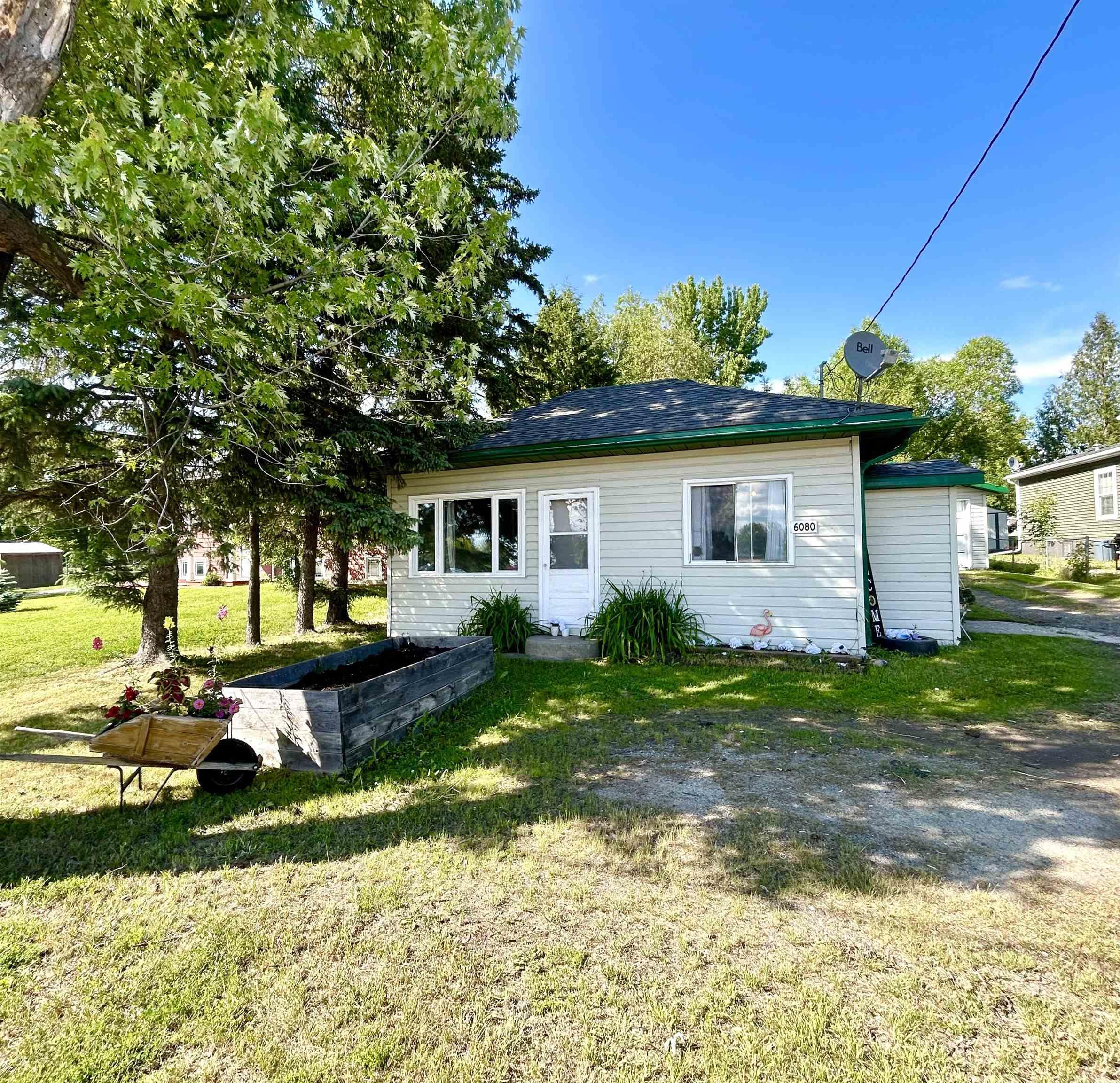 6080 Highway 11, Emo, ON - Outdoor