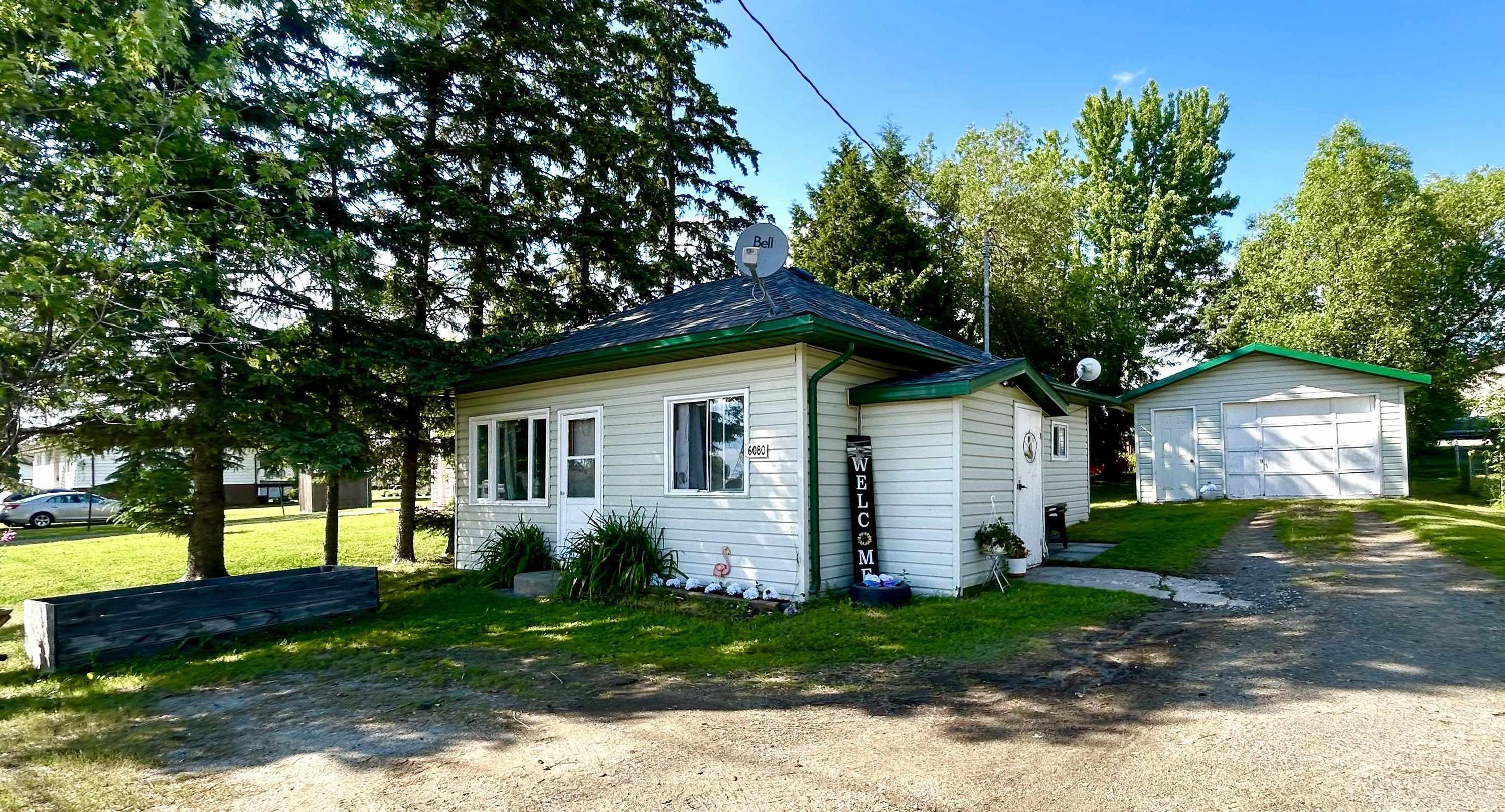 6080 Highway 11, Emo, ON - Outdoor