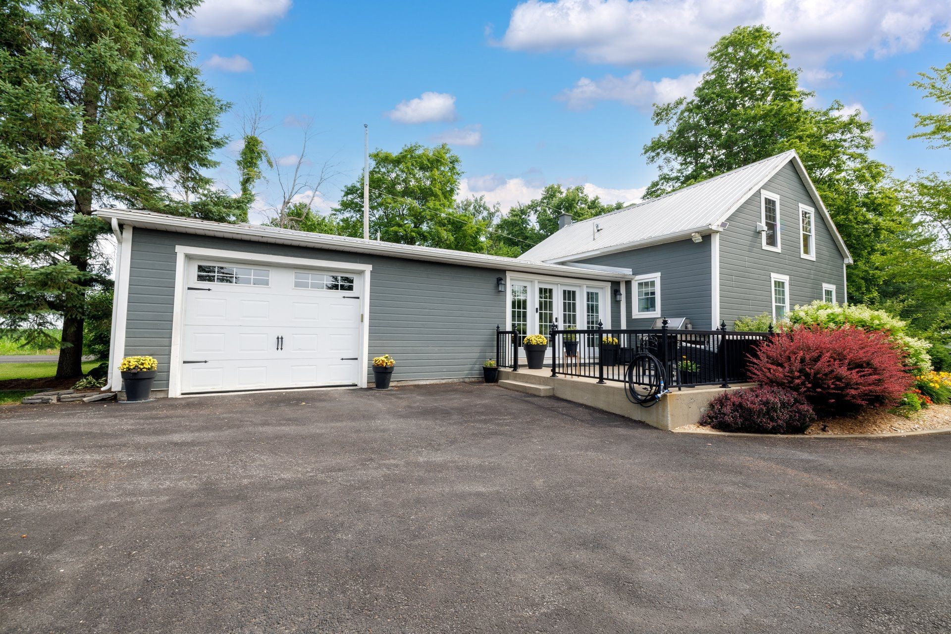 Courtyard - 81 Route 223, Lacolle, QC - Outdoor