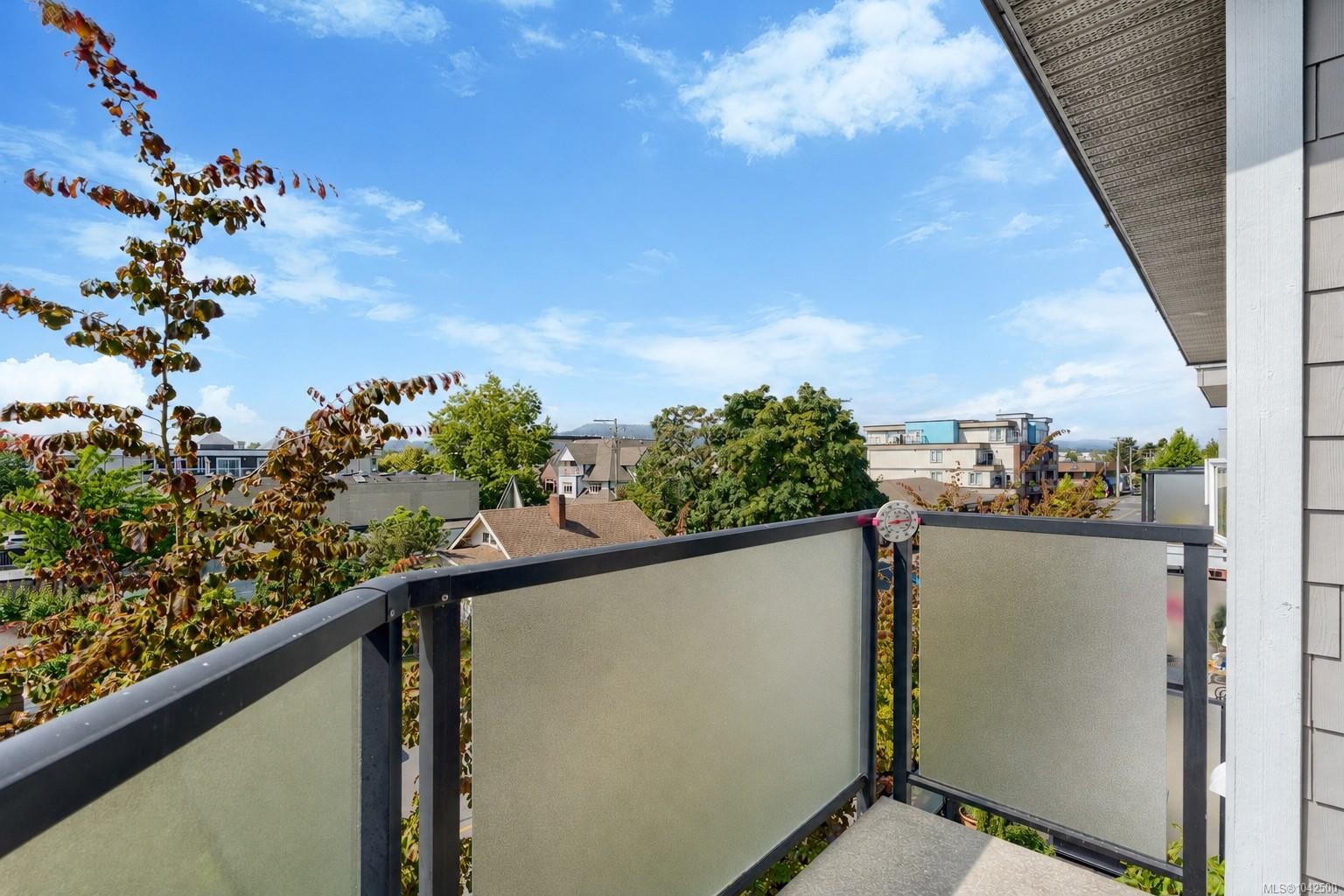 #308-9751 Fourth St, Sidney, BC