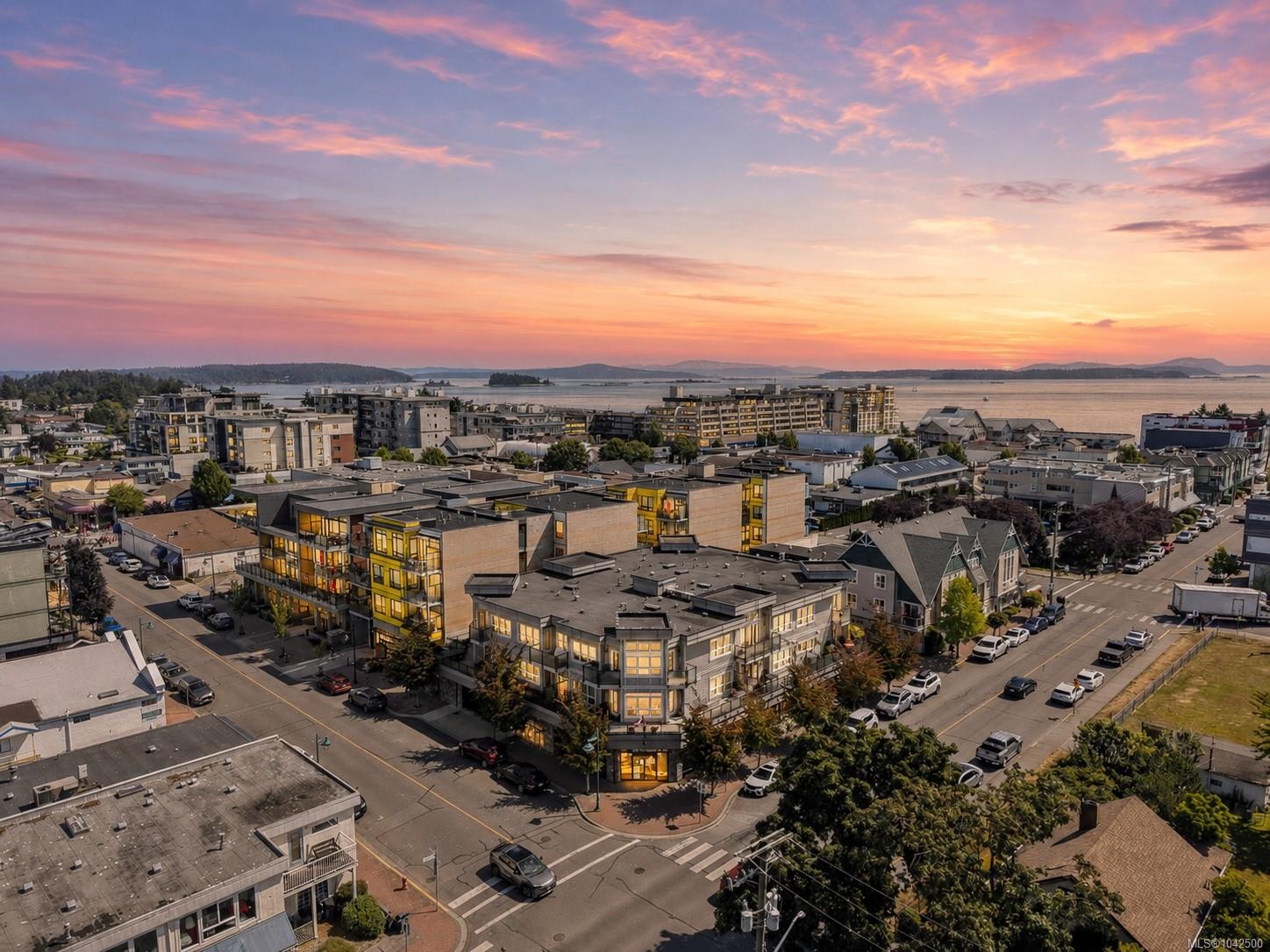 #308-9751 Fourth St, Sidney, BC