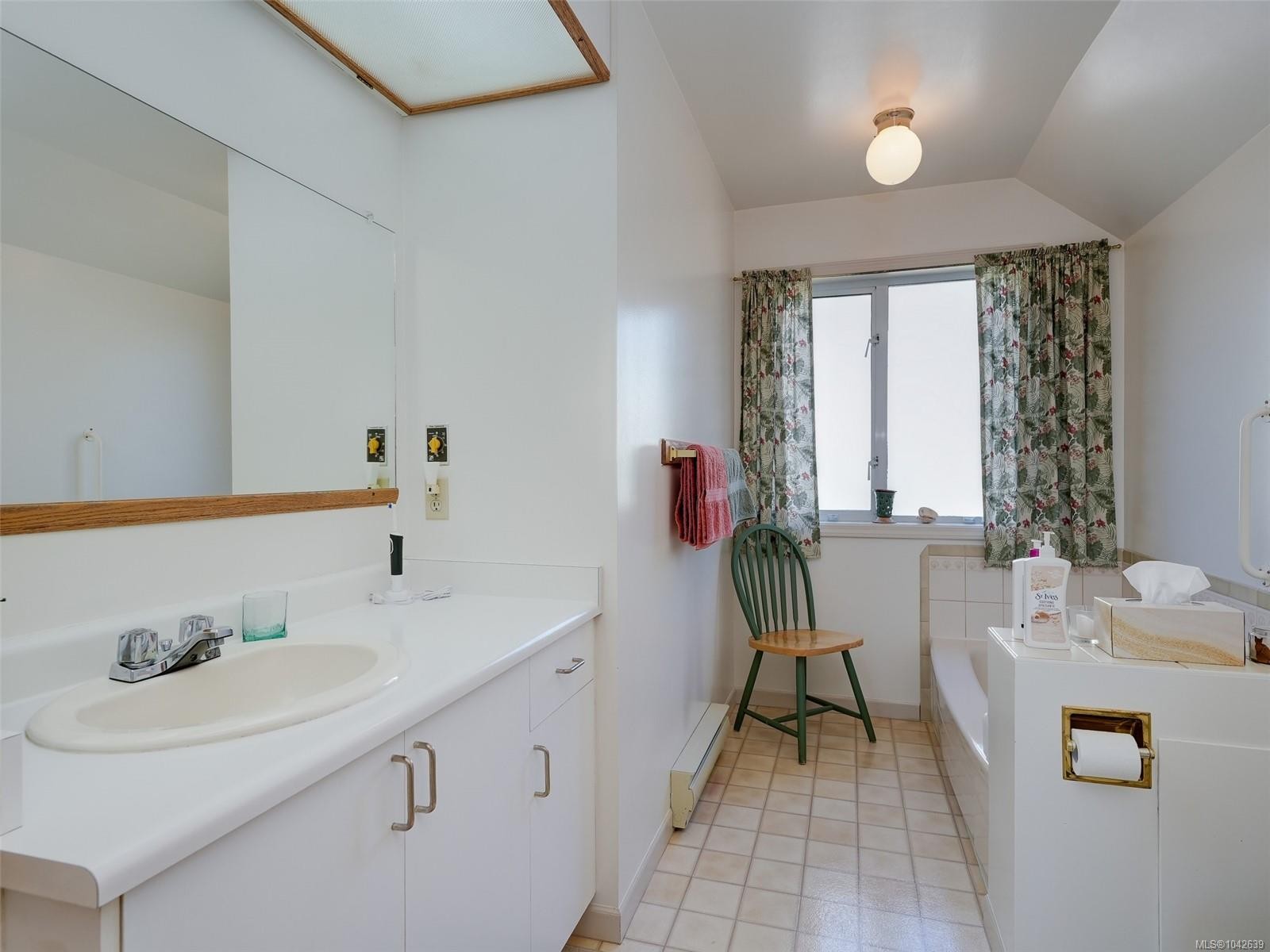 1230 Richardson St, Victoria, BC