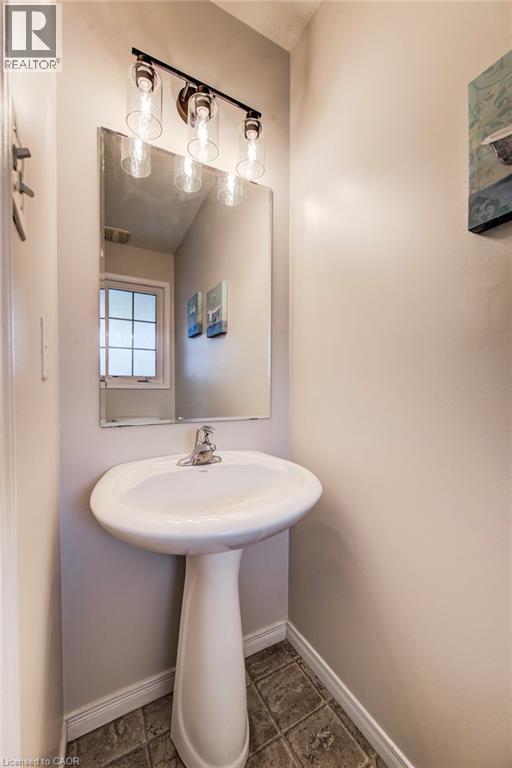 208 Featherstone Crescent, Kitchener, ON - Indoor Photo Showing Bathroom