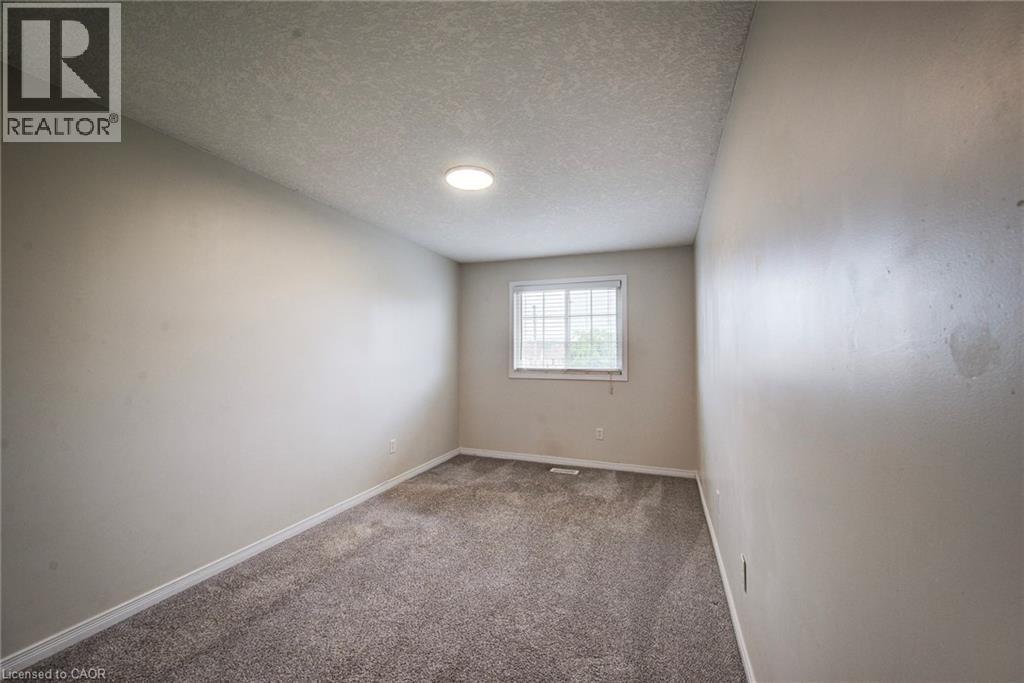 208 Featherstone Crescent, Kitchener, ON - Indoor Photo Showing Other Room