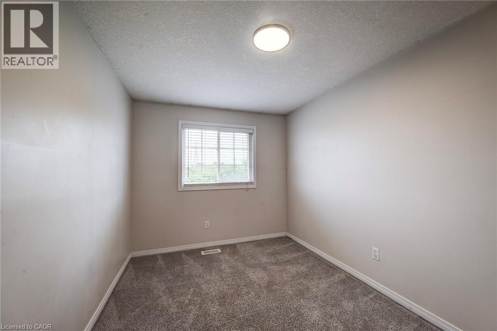 208 Featherstone Crescent, Kitchener, ON - Indoor Photo Showing Other Room